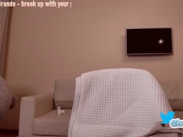 hot cam girl hollyextra image #510004