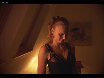 hot cam girl chillwithkira image #1228583
