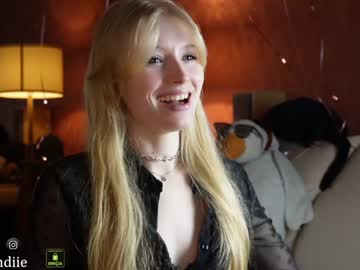 hot cam girl bestblondiiecb image #4271628