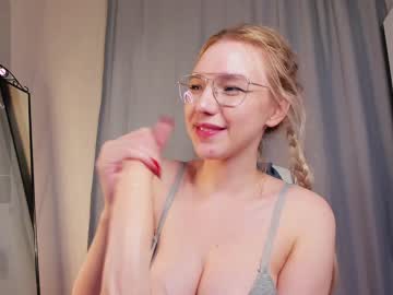 hot cam girl nerdy_freyua image #3391425