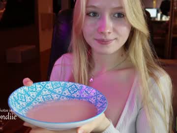 hot cam girl bestblondiiecb image #2474901