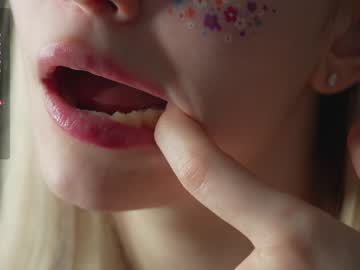 hot cam girl sonyaericsson image #4522372