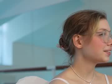 hot cam girl april_blush image #4516108