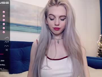 hot cam girl small_blondee image #616099