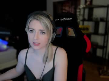 hot cam girl kimilee22 image #2742141