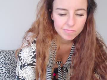 hot cam girl emerald_kittycat image #3749553