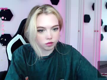 hot cam girl small_blondee image #2817461