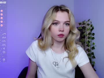 hot cam girl small_blondee image #2556927