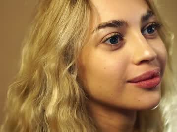 hot cam girl cuteelsa_ image #3576808