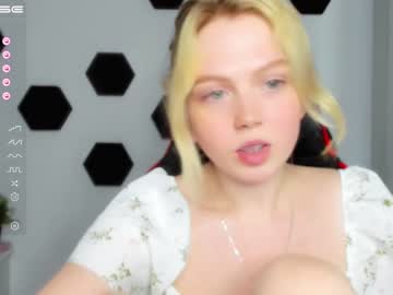 hot cam girl small_blondee image #2561527