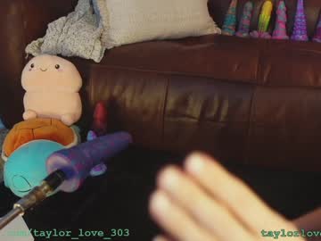 hot cam girl taylor_love_303 image #4017283