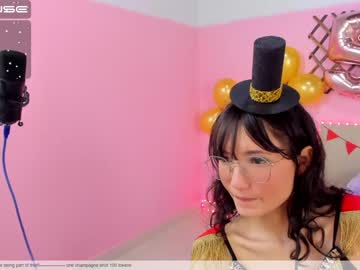 hot cam girl little_effy18 image #2080351