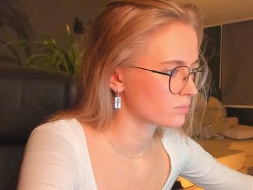 hot cam girl linellali image #1984084
