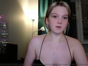 hot cam girl small_blondee image #4239536