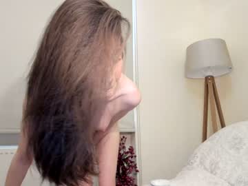 hot cam girl snowww_white image #2403029
