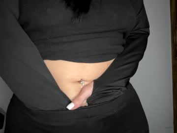 hot cam girl skeetmaskshawtiiixo image #4325187