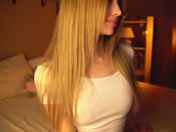 hot cam girl cuteelsa_ image #4074697