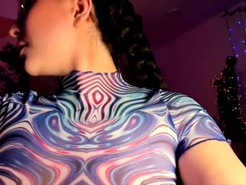 hot cam girl littlee33 image #1142724