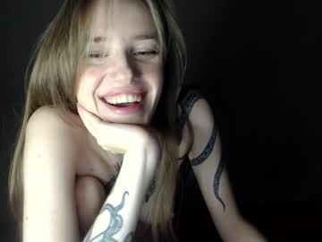 hot cam girl esther_estrie image #3955405