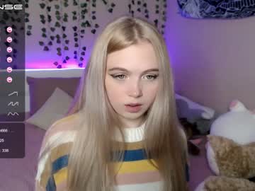 hot cam girl small_blondee image #286329