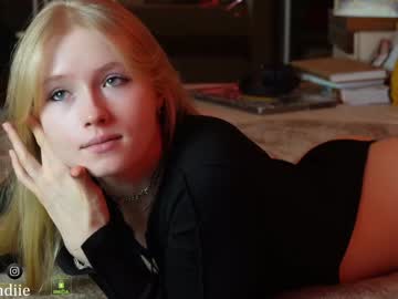 hot cam girl bestblondiiecb image #4186181