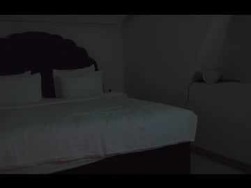 hot cam girl chillwithkira image #1041591
