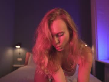 hot cam girl chillwithkira image #367592