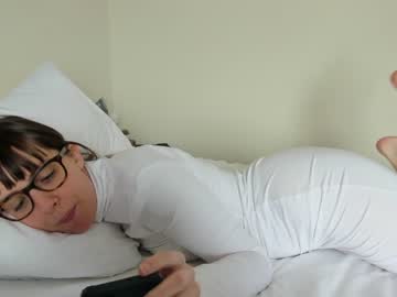 hot cam girl ellynaomi image #529370