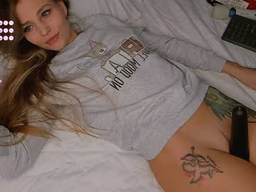 hot cam girl queenafina image #3664535