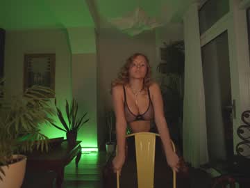 hot cam girl chillwithkira image #496411