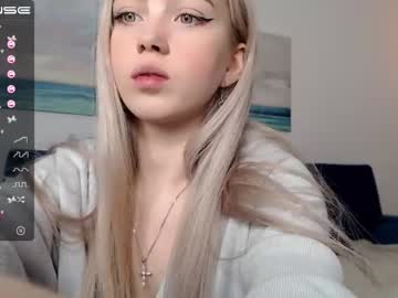 hot cam girl small_blondee image #1025353
