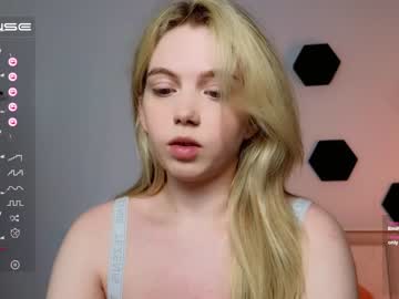 hot cam girl small_blondee image #2984320