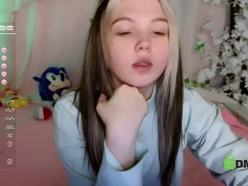 hot cam girl small_blondee image #3255205