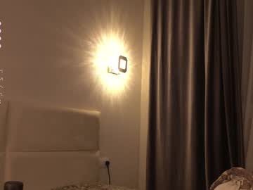 hot cam girl golden_alinee image #4489628