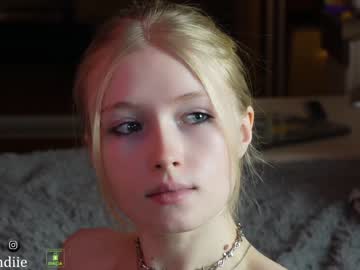 hot cam girl bestblondiiecb image #3917780
