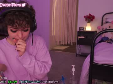 hot cam girl evelynpiers image #1752280