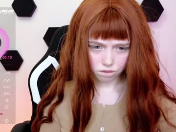hot cam girl small_blondee image #2903238