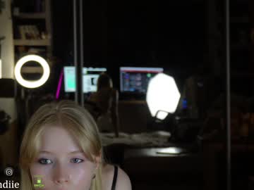 hot cam girl bestblondiiecb image #4464394