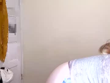 hot cam girl _heytheredelilah image #2118610