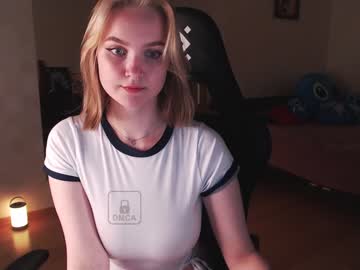 hot cam girl lovely_kisses image #1742645