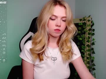 hot cam girl small_blondee image #2556291