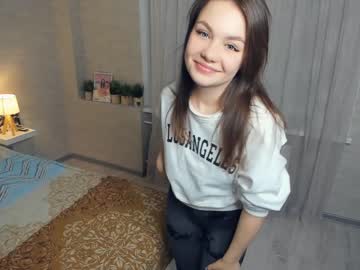 hot cam girl smiles_energy image #3961646