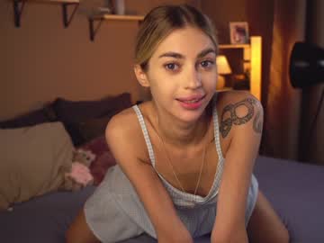 hot cam girl cuteelsa_ image #3762493
