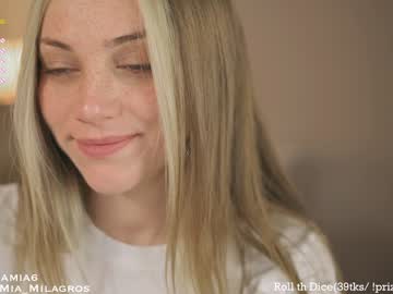 hot cam girl mia_milagros image #2510698