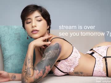 hot cam girl soy_sofia image #2029221