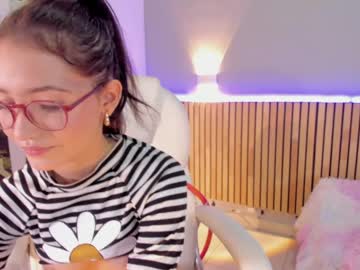 hot cam girl little_effy18 image #4389216