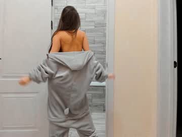 hot cam girl emilybatee image #2605239