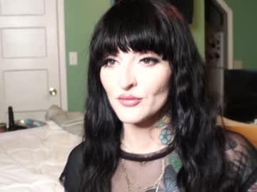 hot cam girl oftenelle image #1259077
