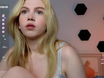 hot cam girl small_blondee image #2983949