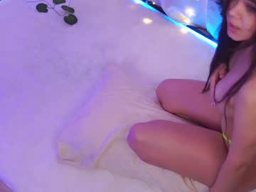 hot cam girl helenmoors image #3605776